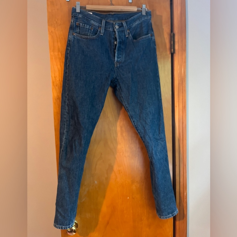 Levi skinny straight leg blue jeans